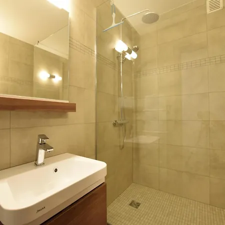 度假居 In With Sauna Rogery